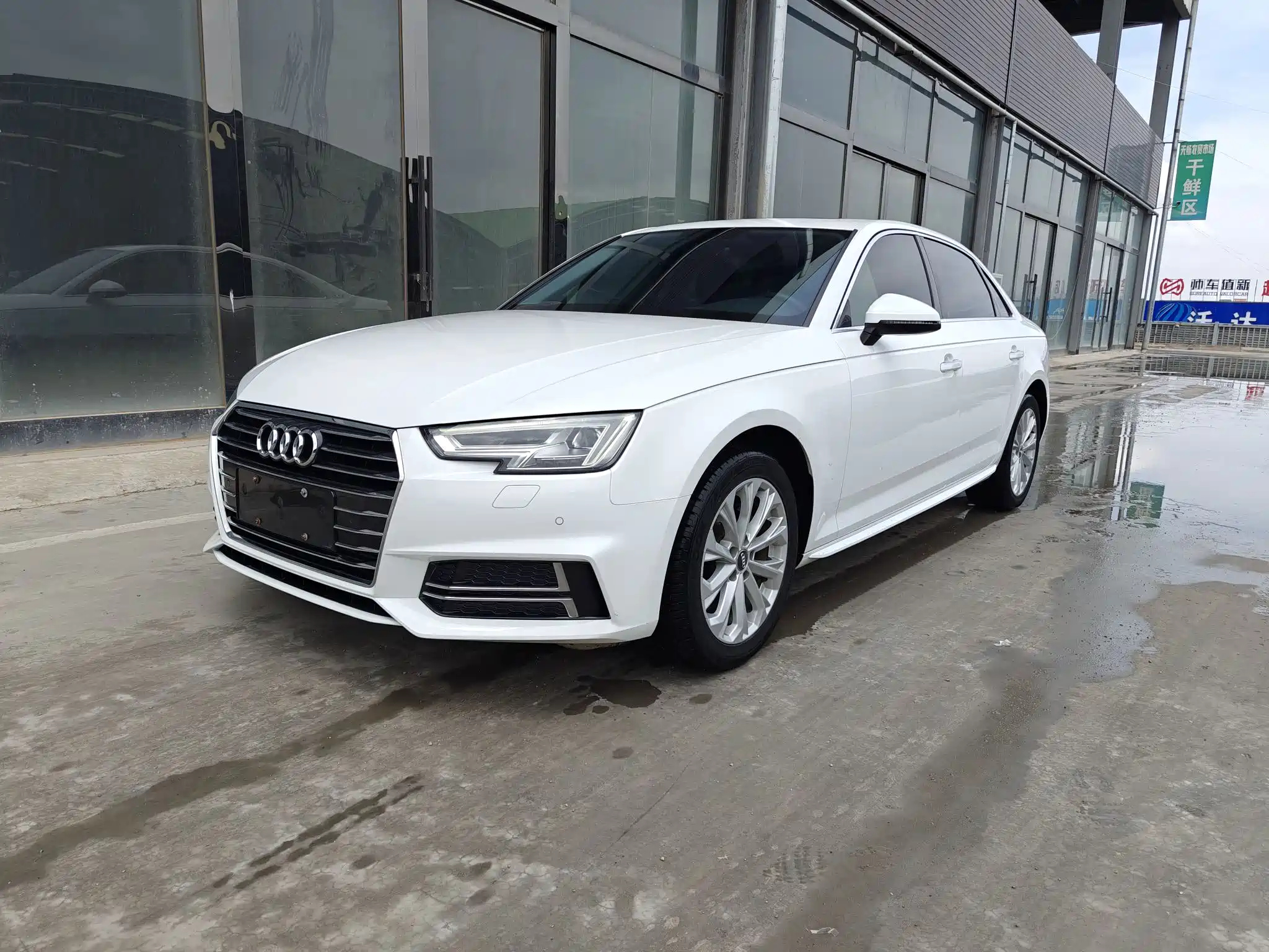 AUDI A4L 2019