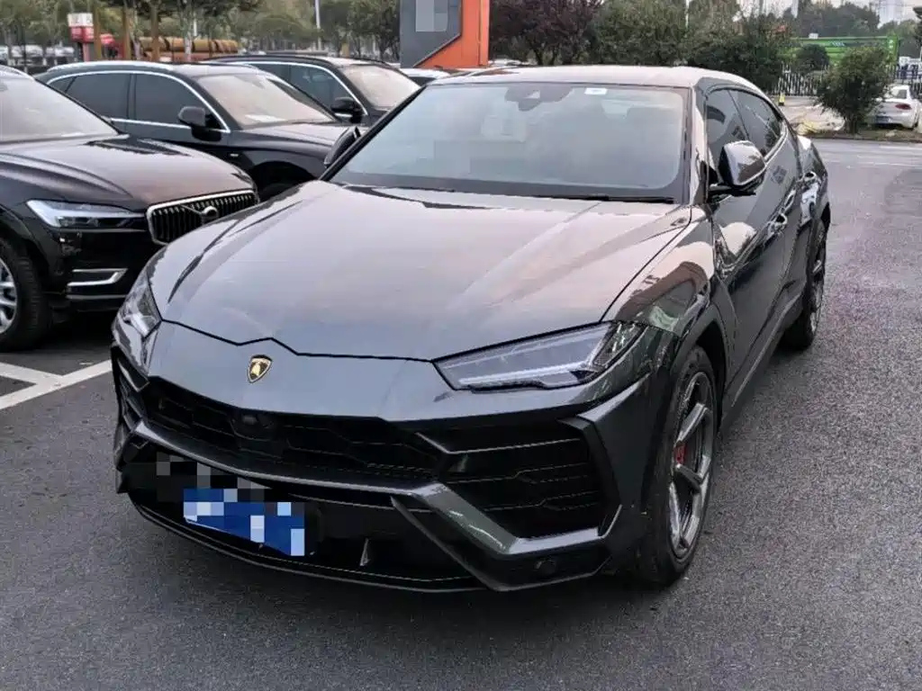 LAMBORGHINI URUS 2018