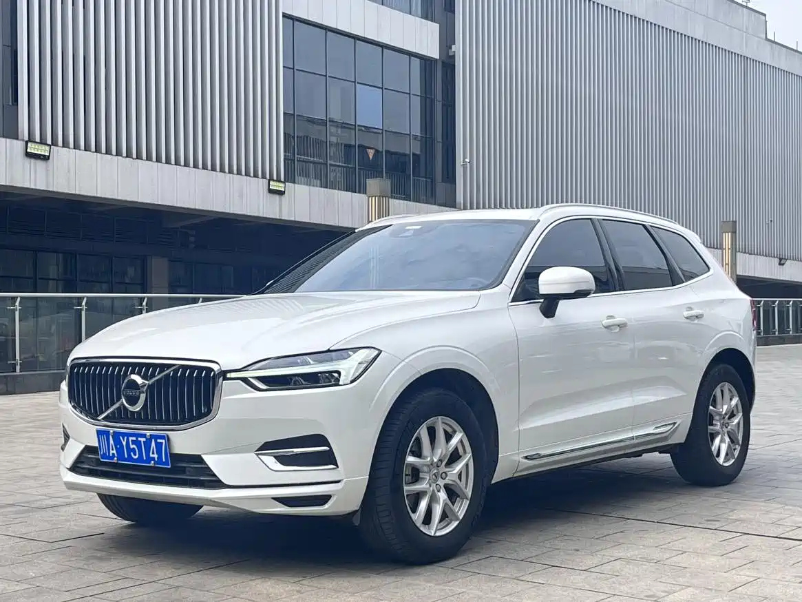 VOLVO XC60 2019