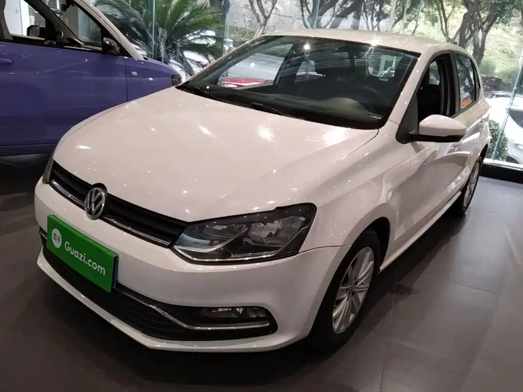 VOLKSWAGEN POLO 2014