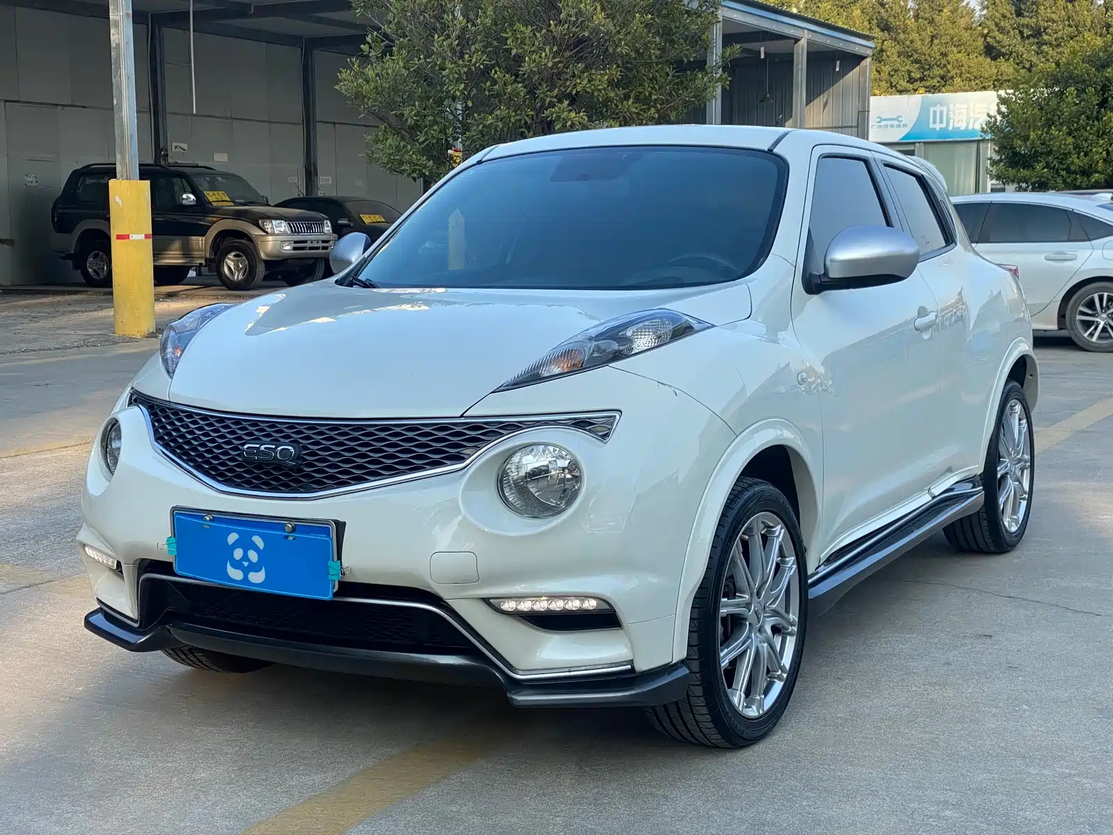 INFINITI ESQ 2014