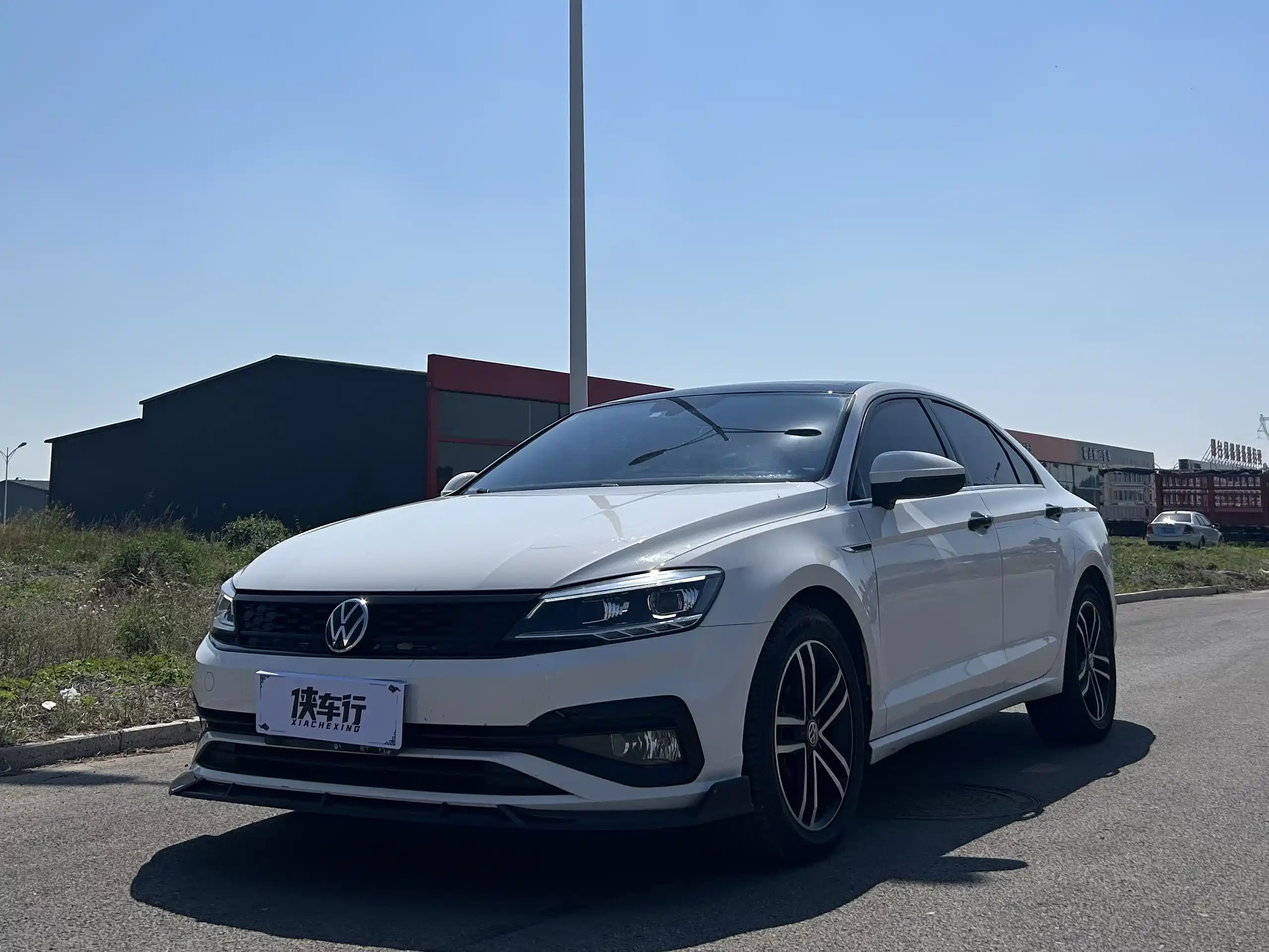 VOLKSWAGEN LAMANDO 2021