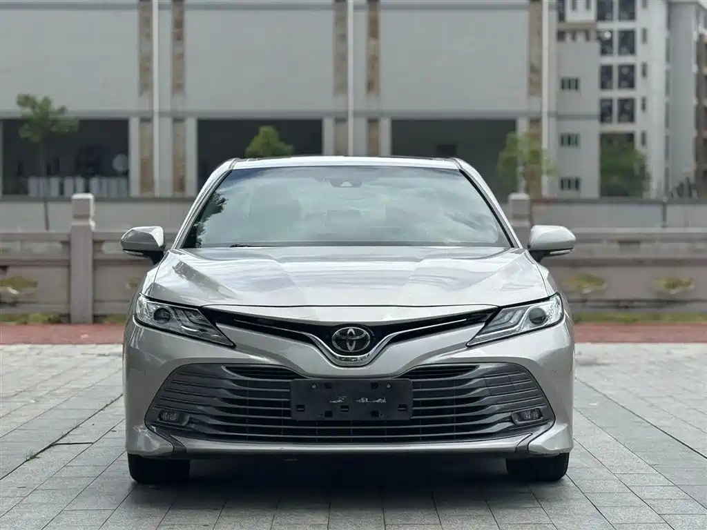 TOYOTA CAMRY 2019