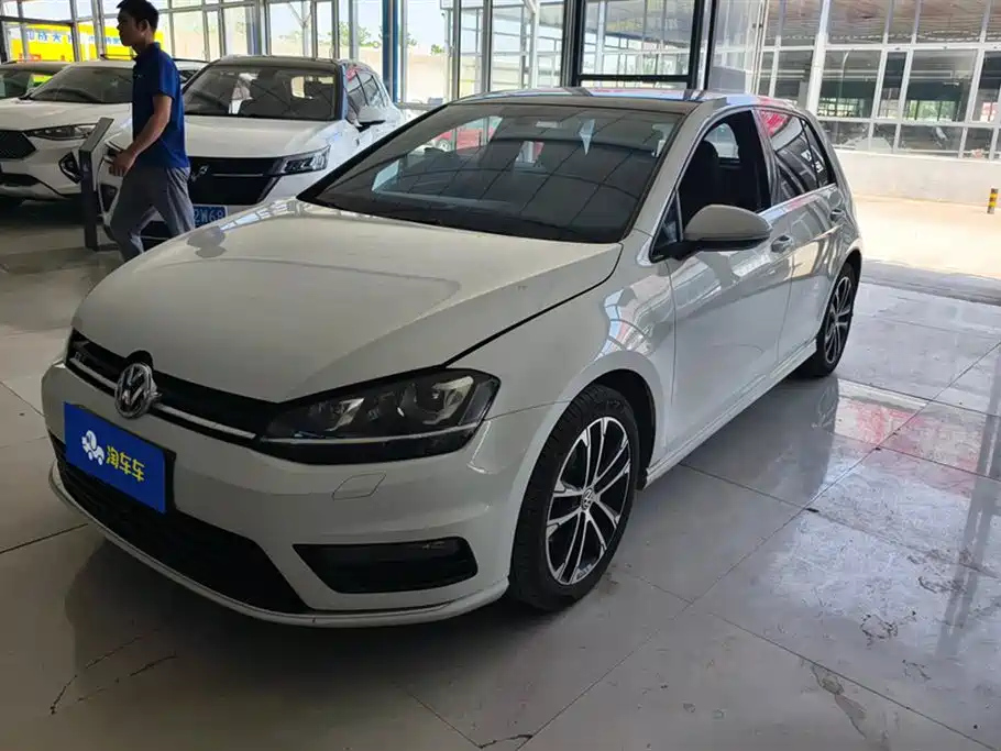 VOLKSWAGEN GOLF 2016