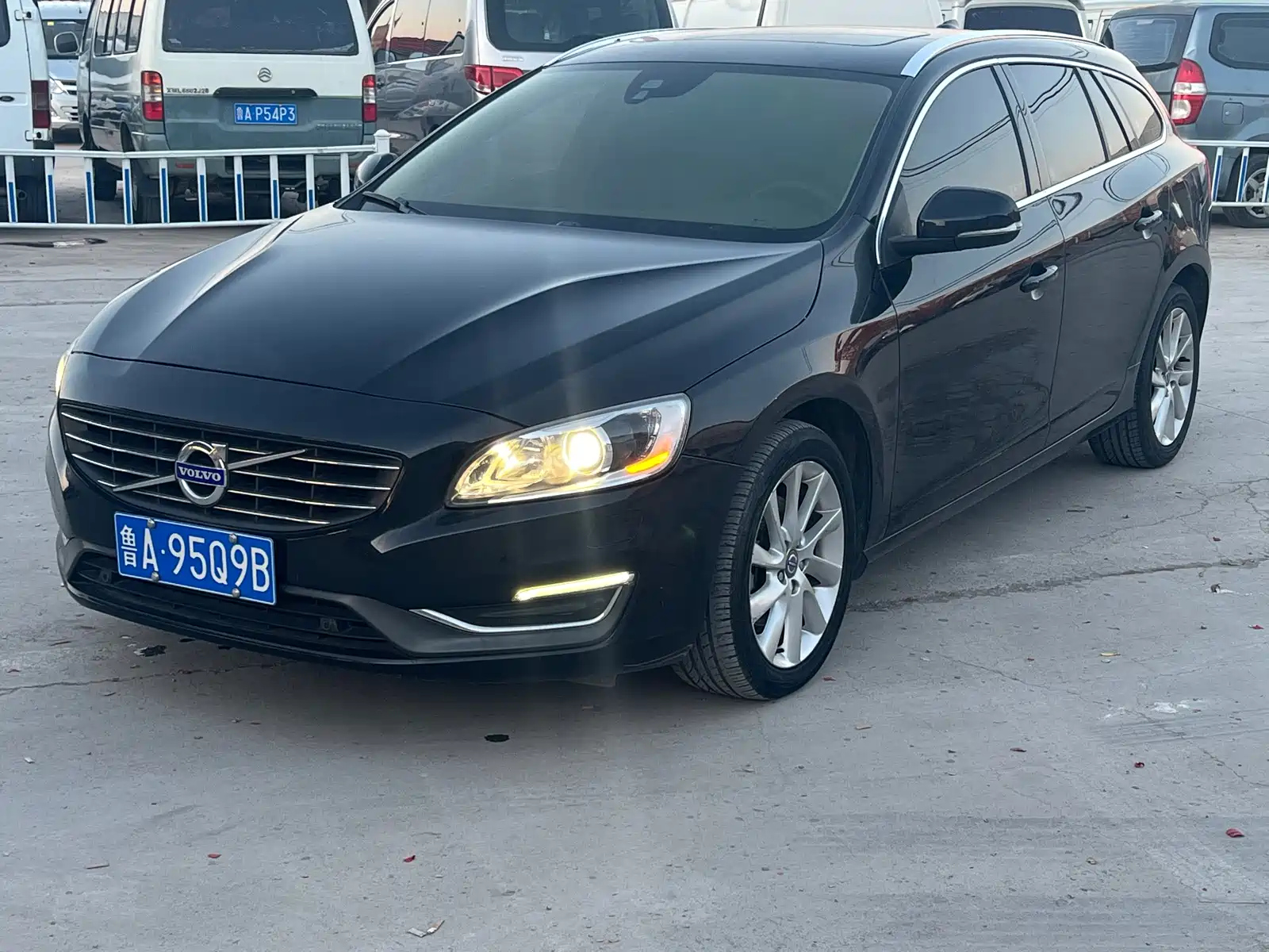 VOLVO V60 2014