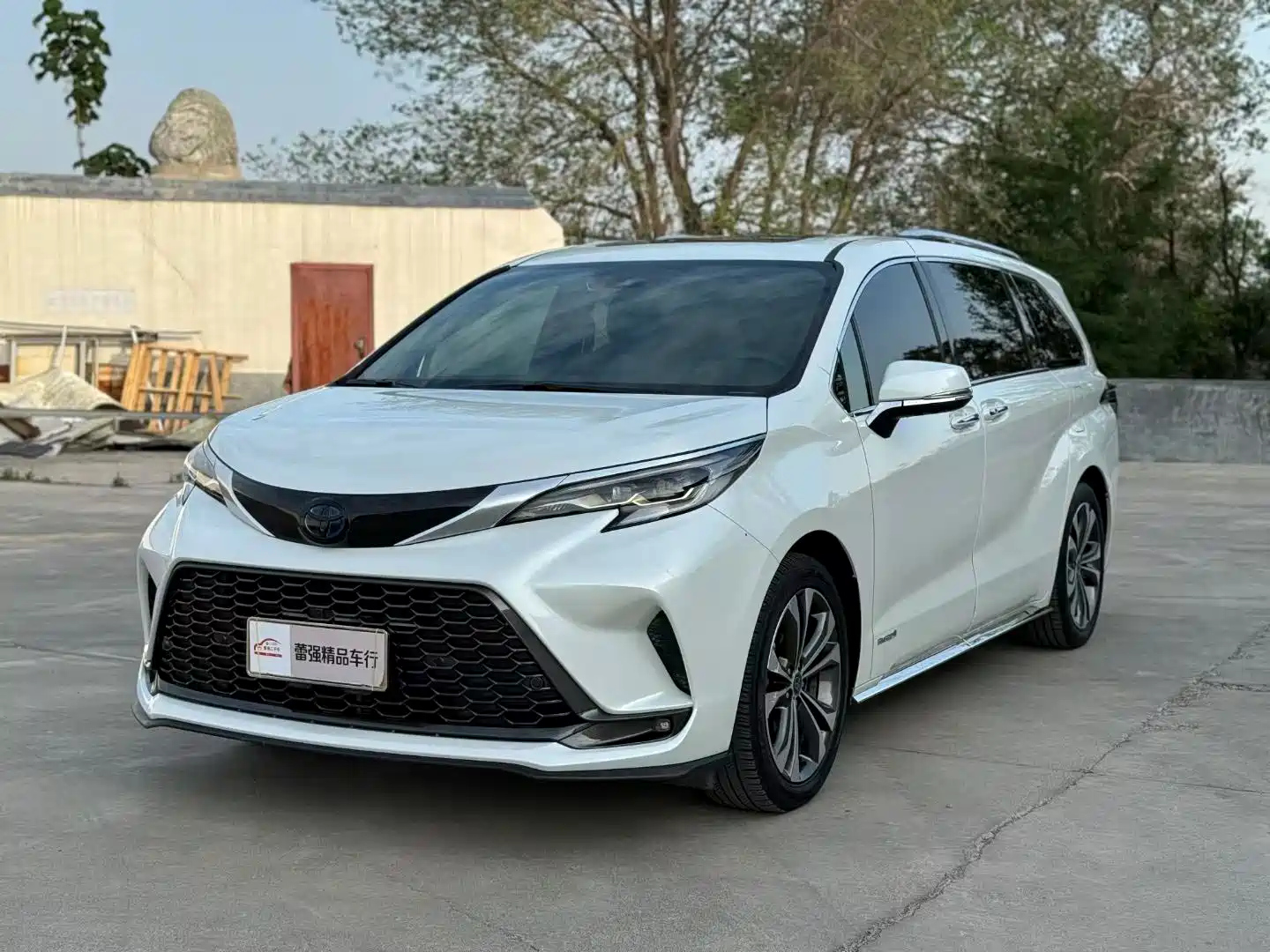 TOYOTA GRANVIA 2023