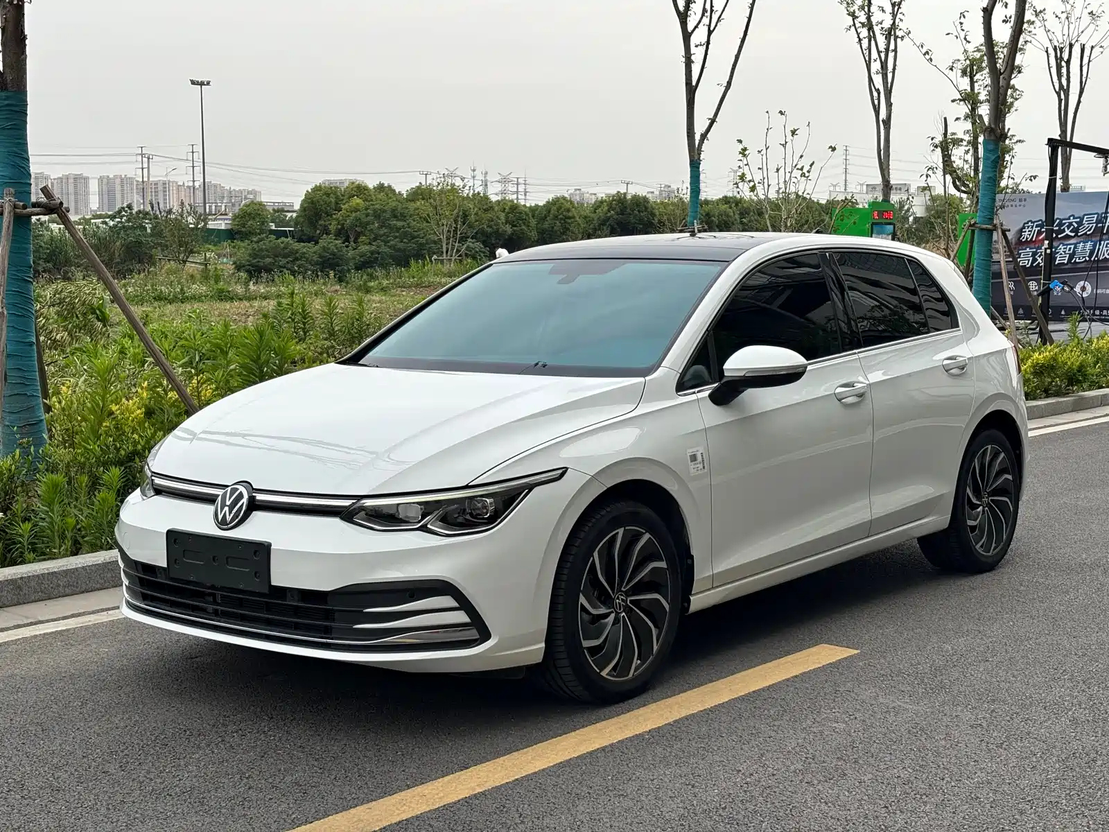 VOLKSWAGEN GOLF 2023