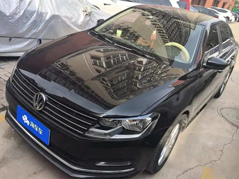 VOLKSWAGEN LAVIDA 2017
