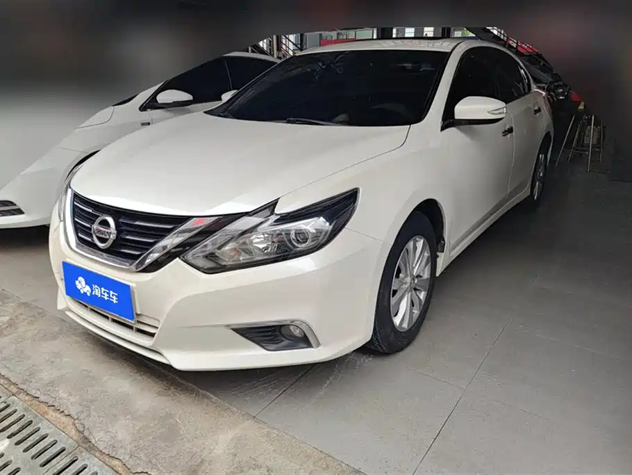 NISSAN TEANA 2018