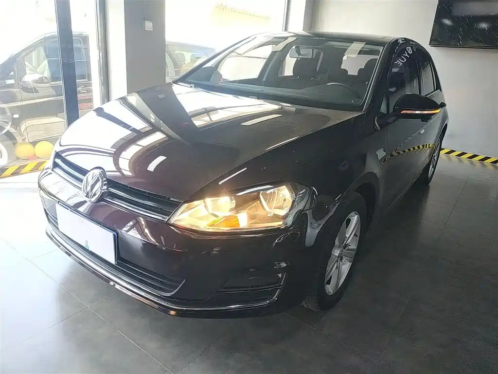 VOLKSWAGEN GOLF 2016