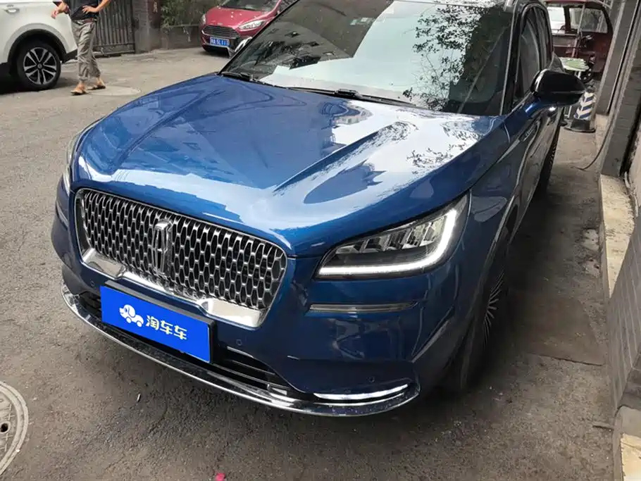 LINCOLN ADVENTURER 2020