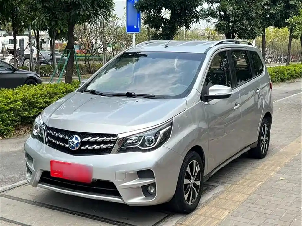 VENUCIA M50V 2019