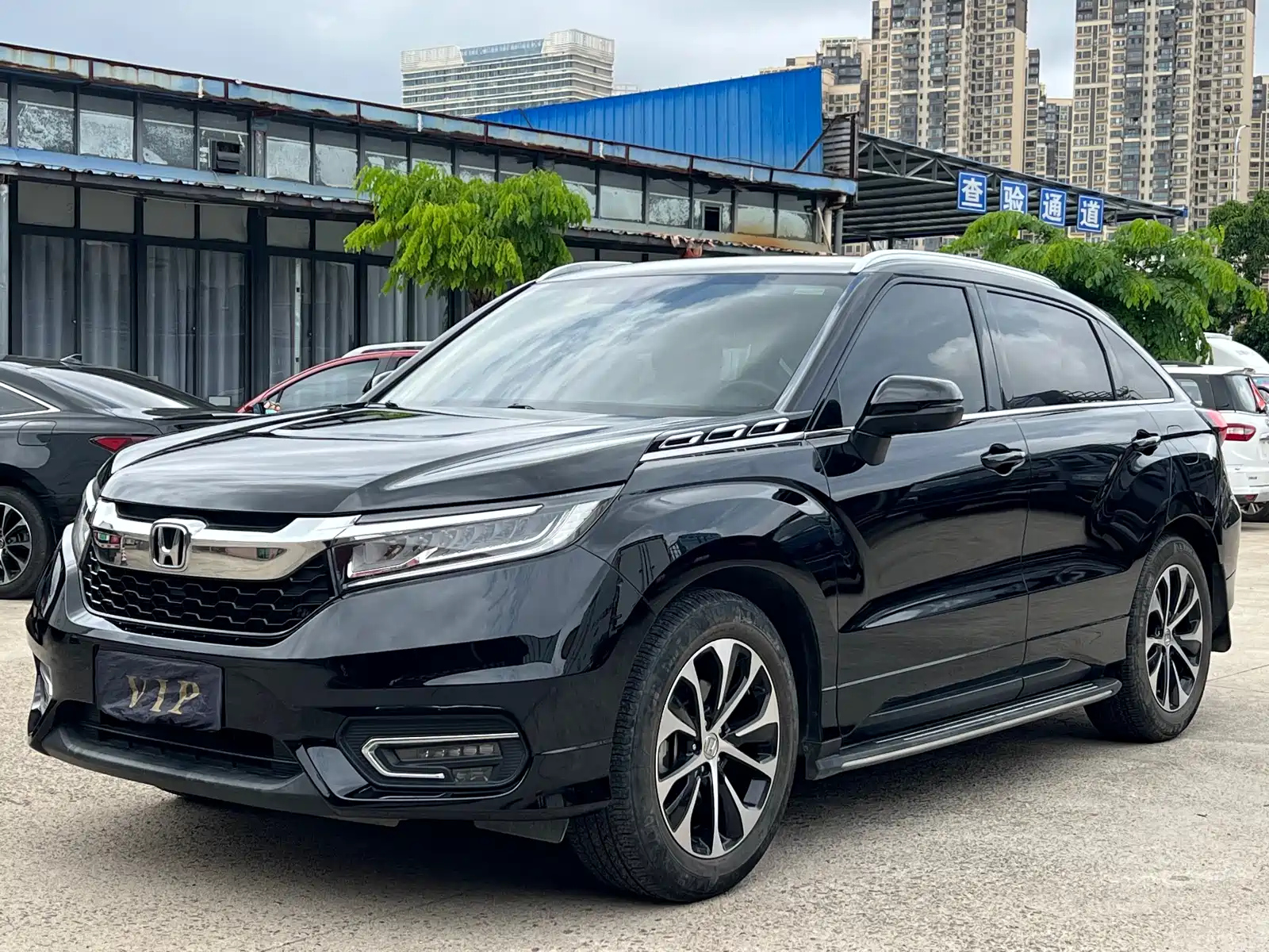HONDA AVANCIER 2017