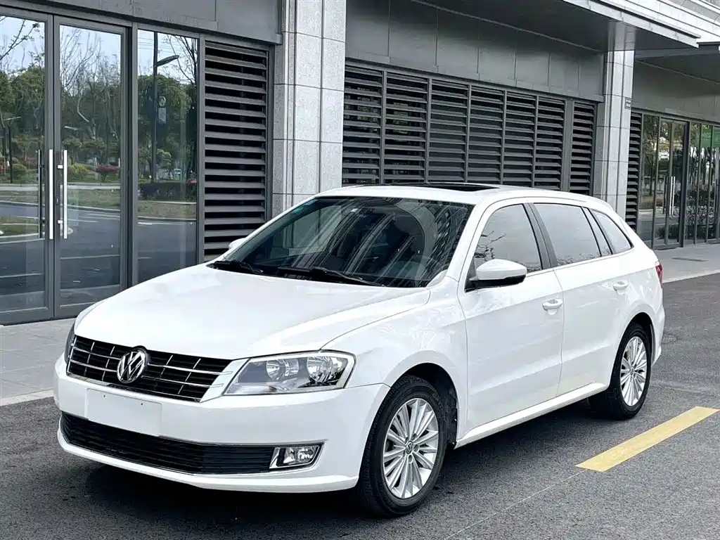 VOLKSWAGEN LAVIDA 2013