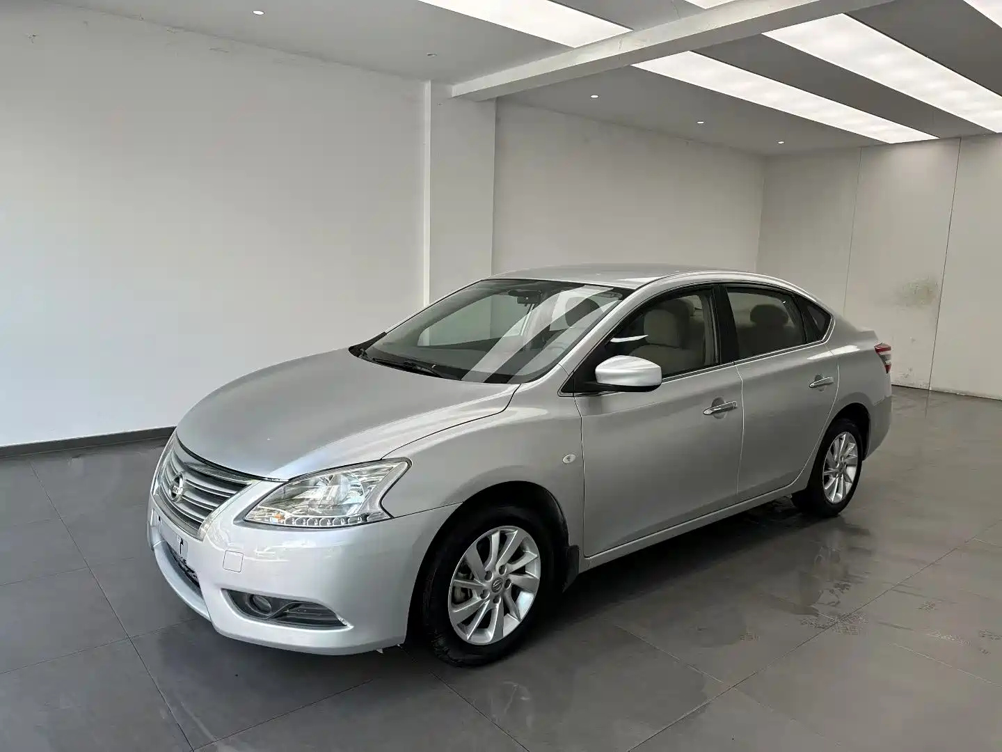 NISSAN SYLPHY 2012