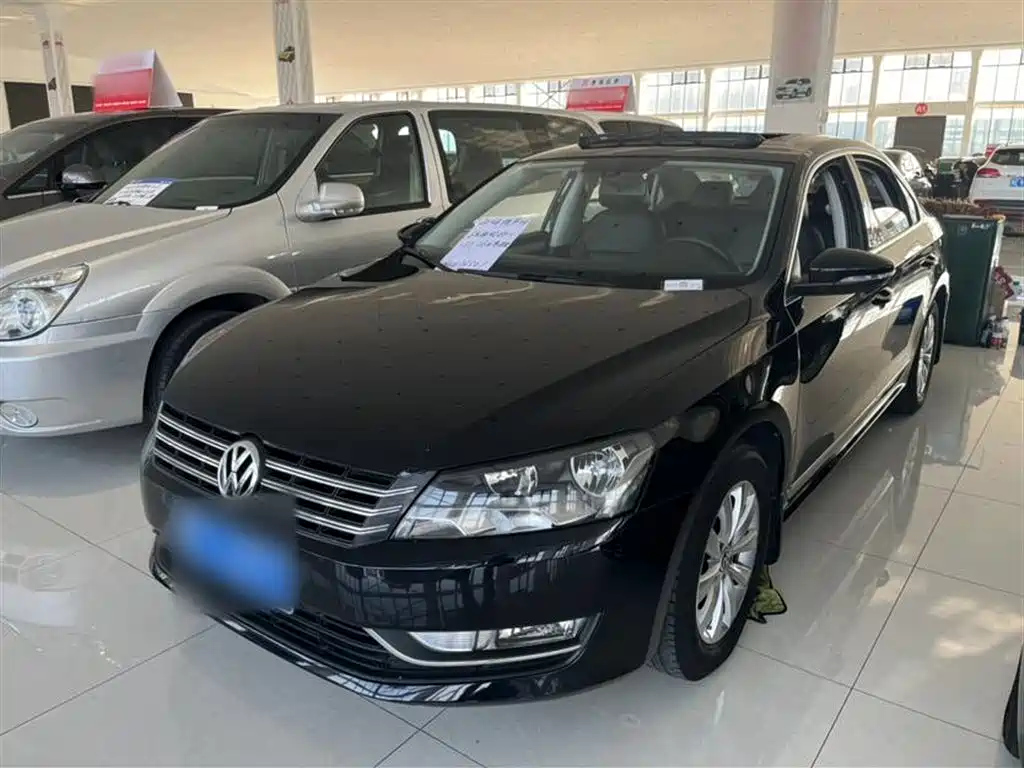 VOLKSWAGEN PASSAT 2014