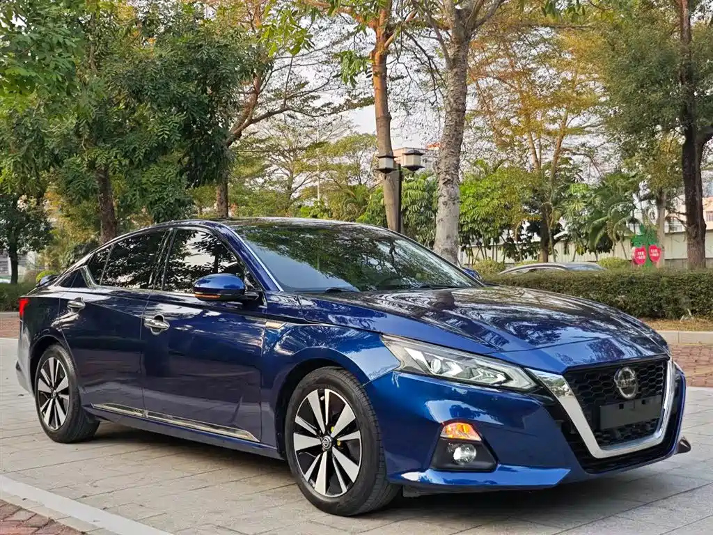 NISSAN TEANA 2020