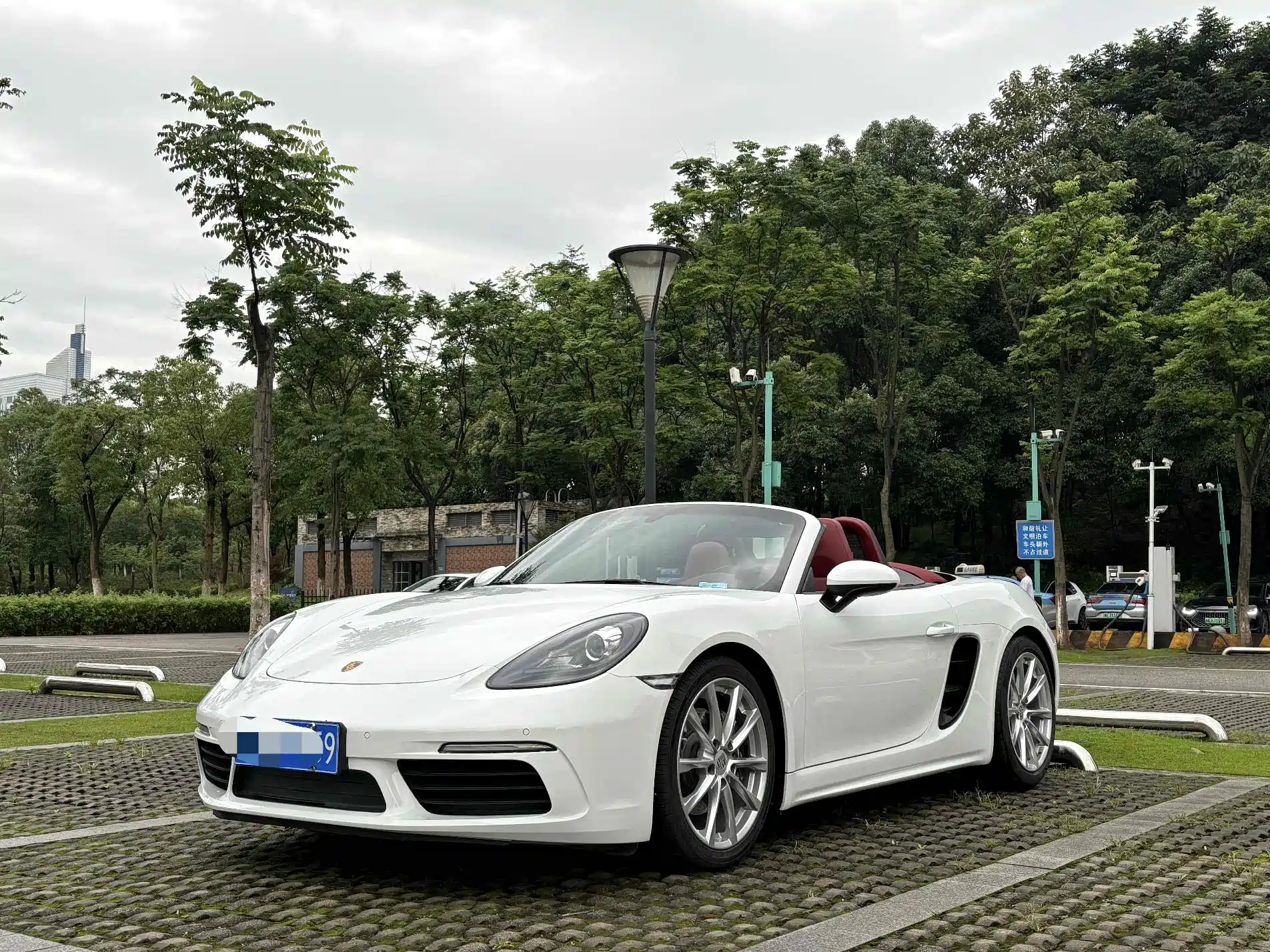 PORSCHE 718 2018
