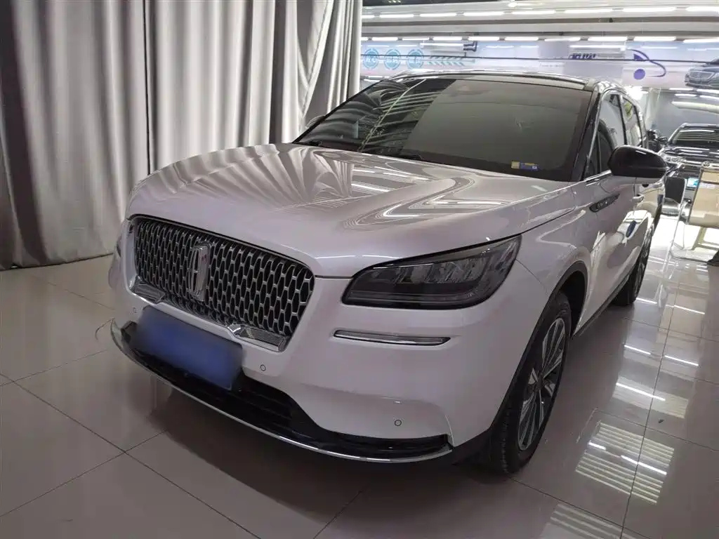 LINCOLN ADVENTURER 2022