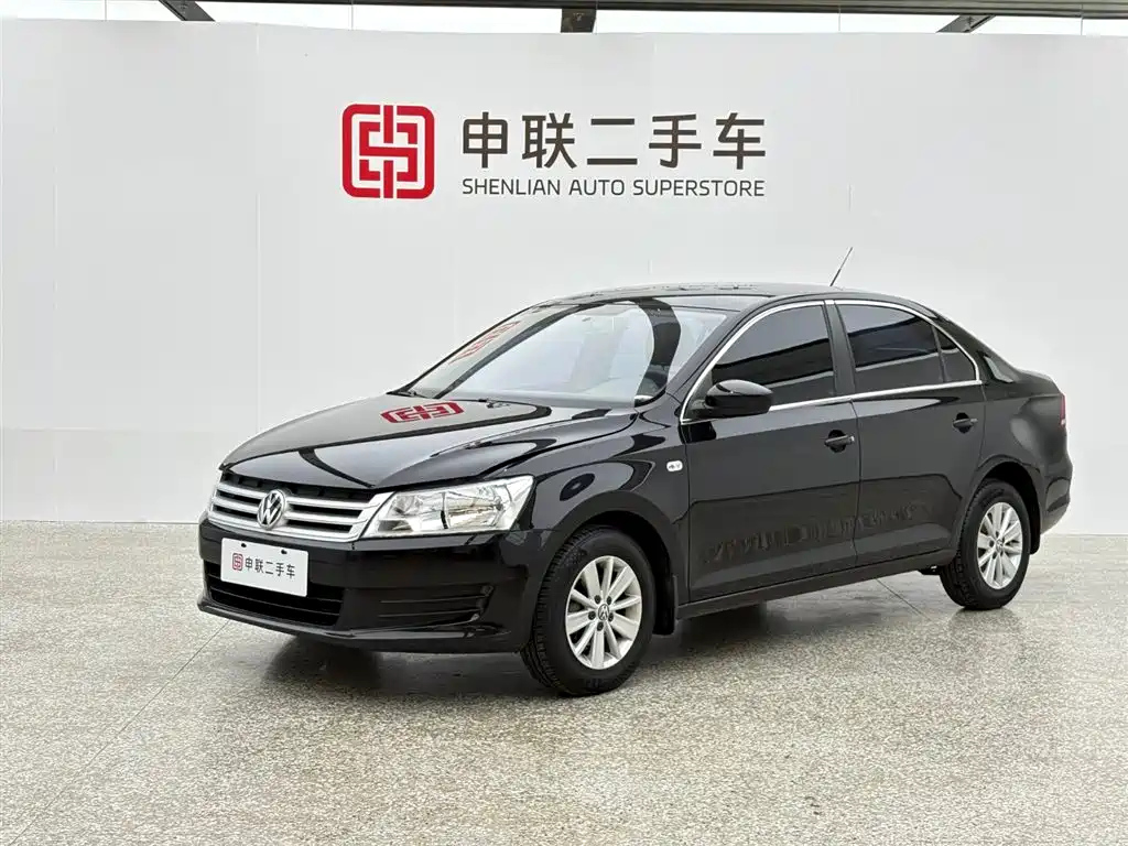 VOLKSWAGEN SANTANA 2015