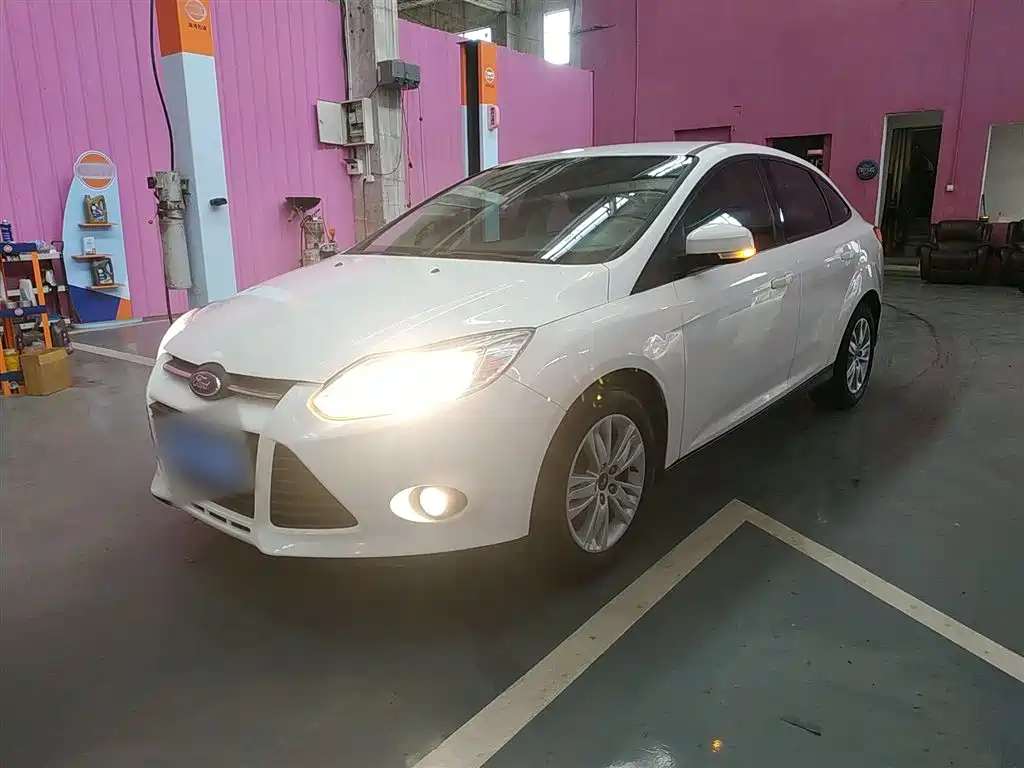 FORD FOCUS 2012