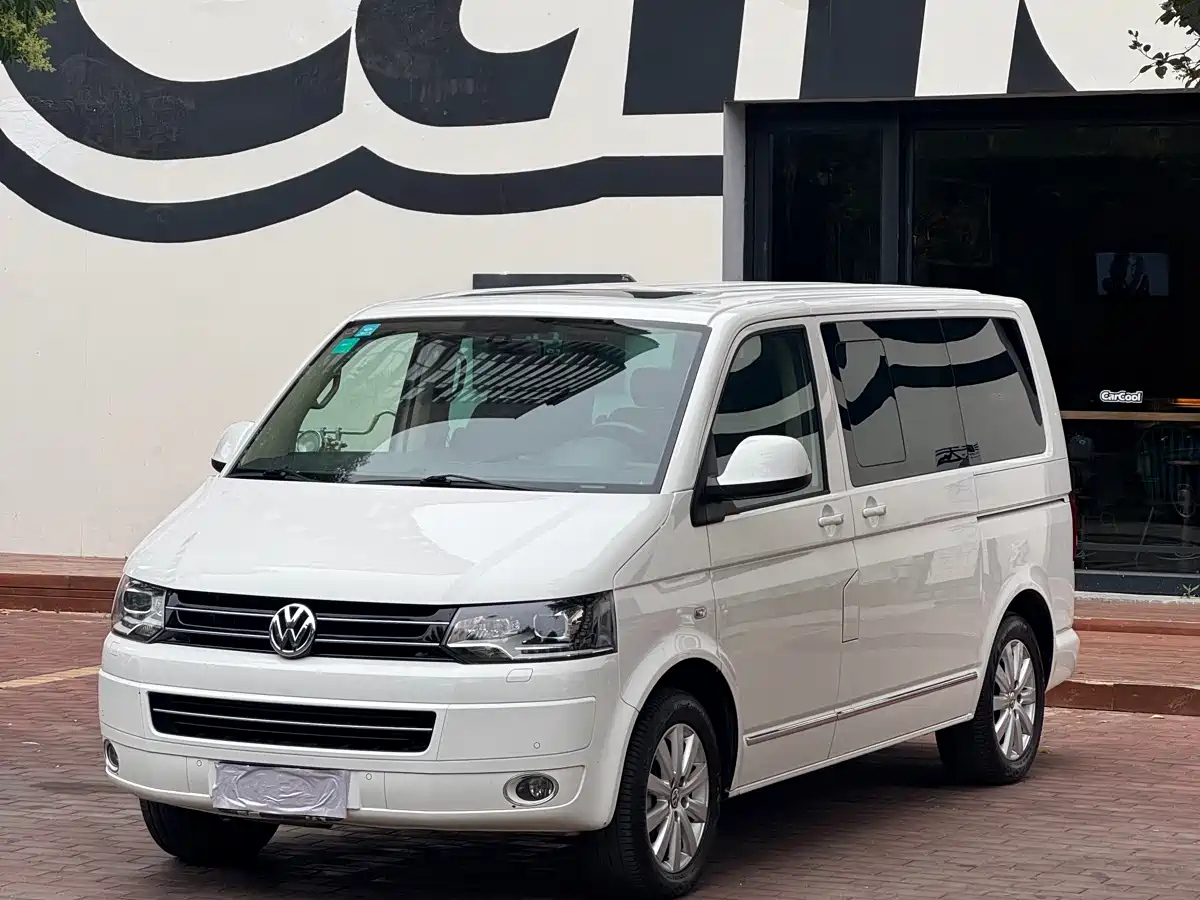 VOLKSWAGEN MULTIVAN 2012