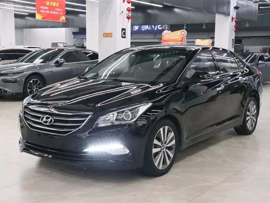 HYUNDAI MISTRA 2014