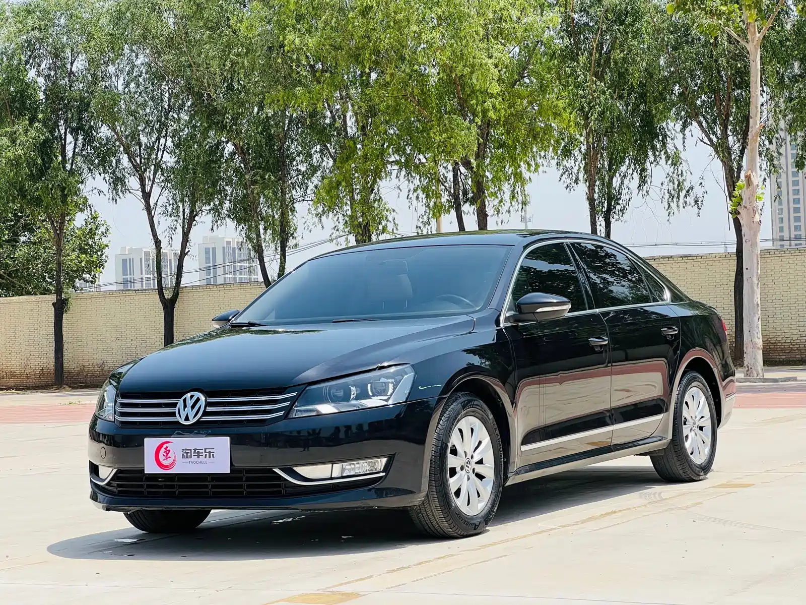 VOLKSWAGEN PASSAT 2014