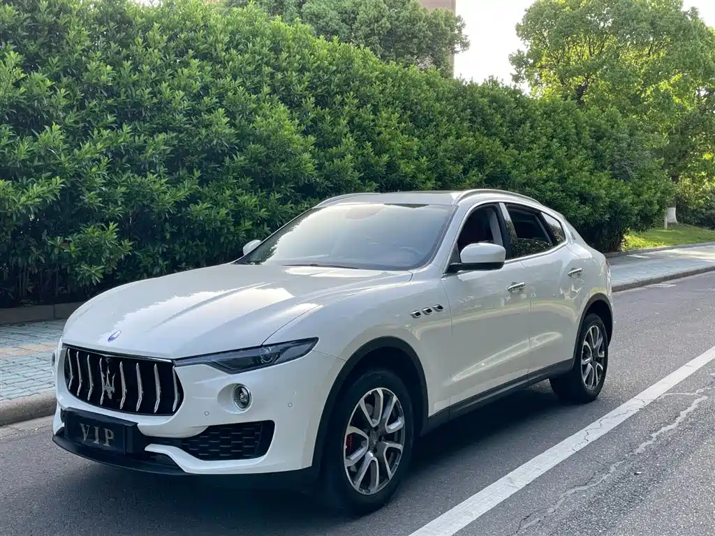 MASERATI LEVANTE 2016