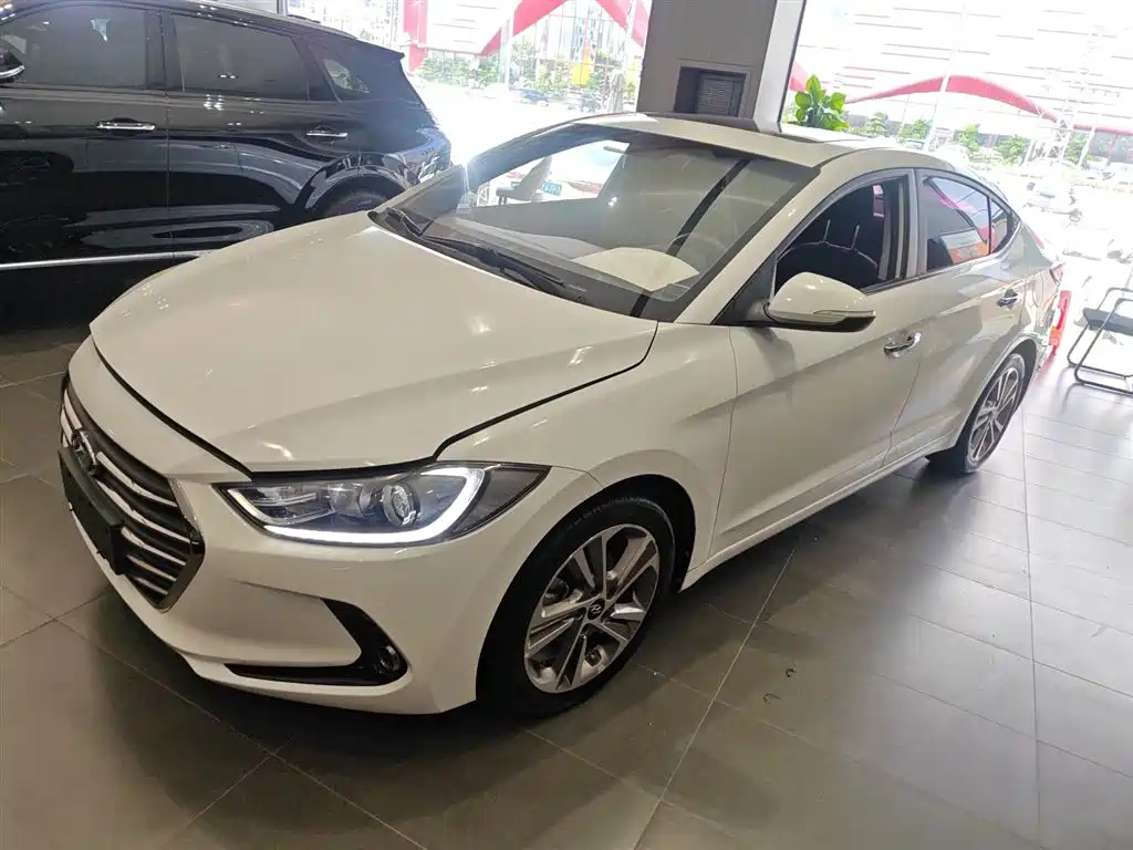 HYUNDAI ELANTRA 2016