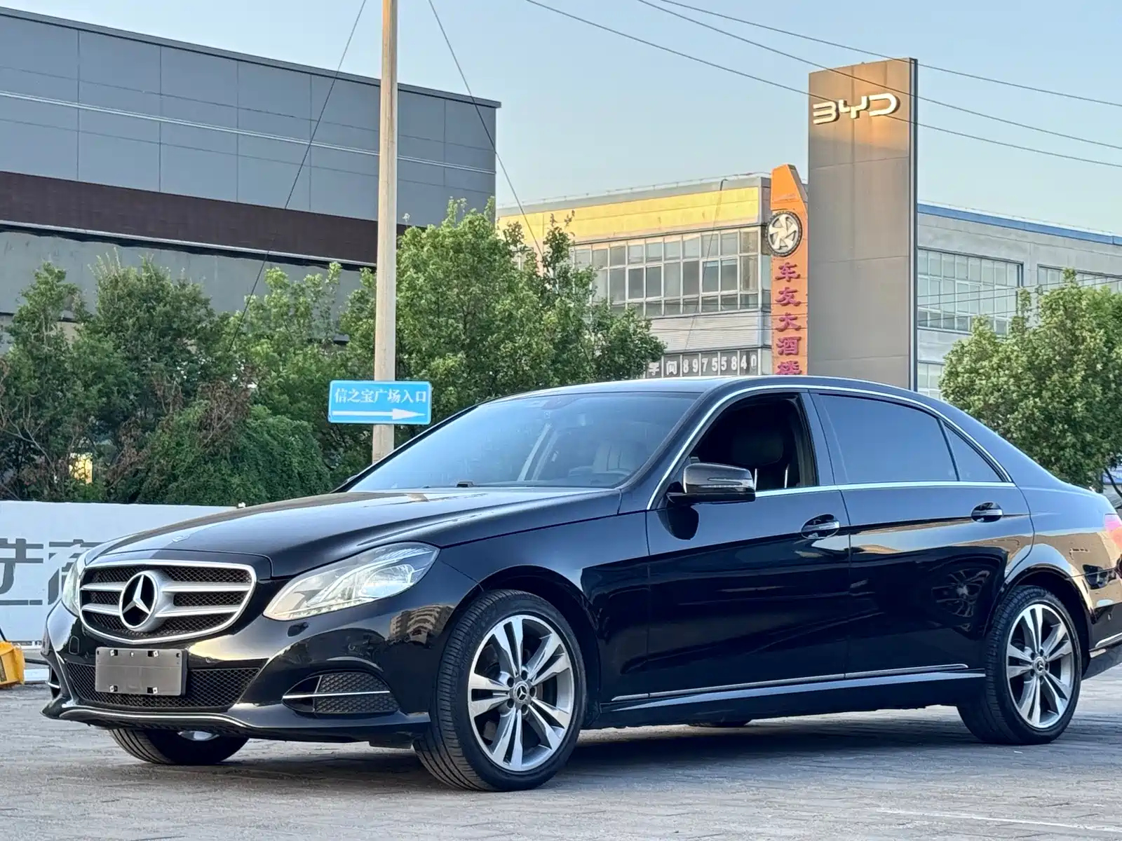 MERCEDES BENZ E-CLASS 2015