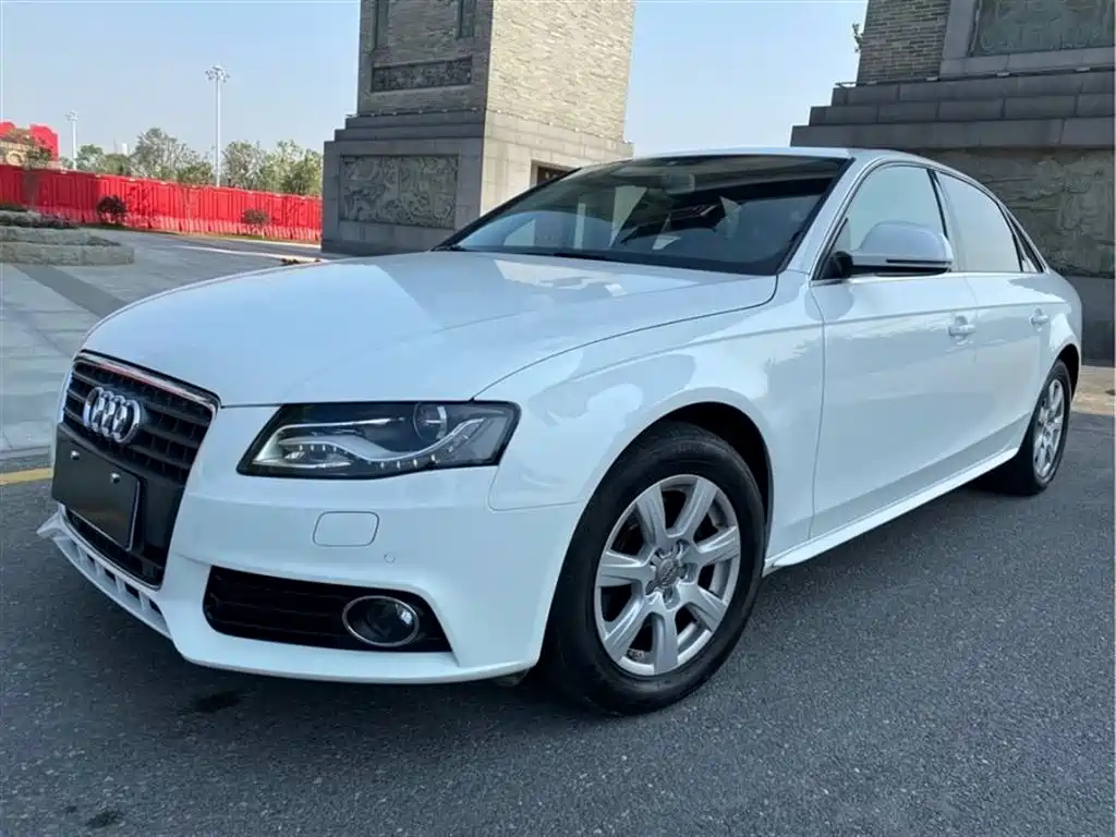 AUDI A4L 2012