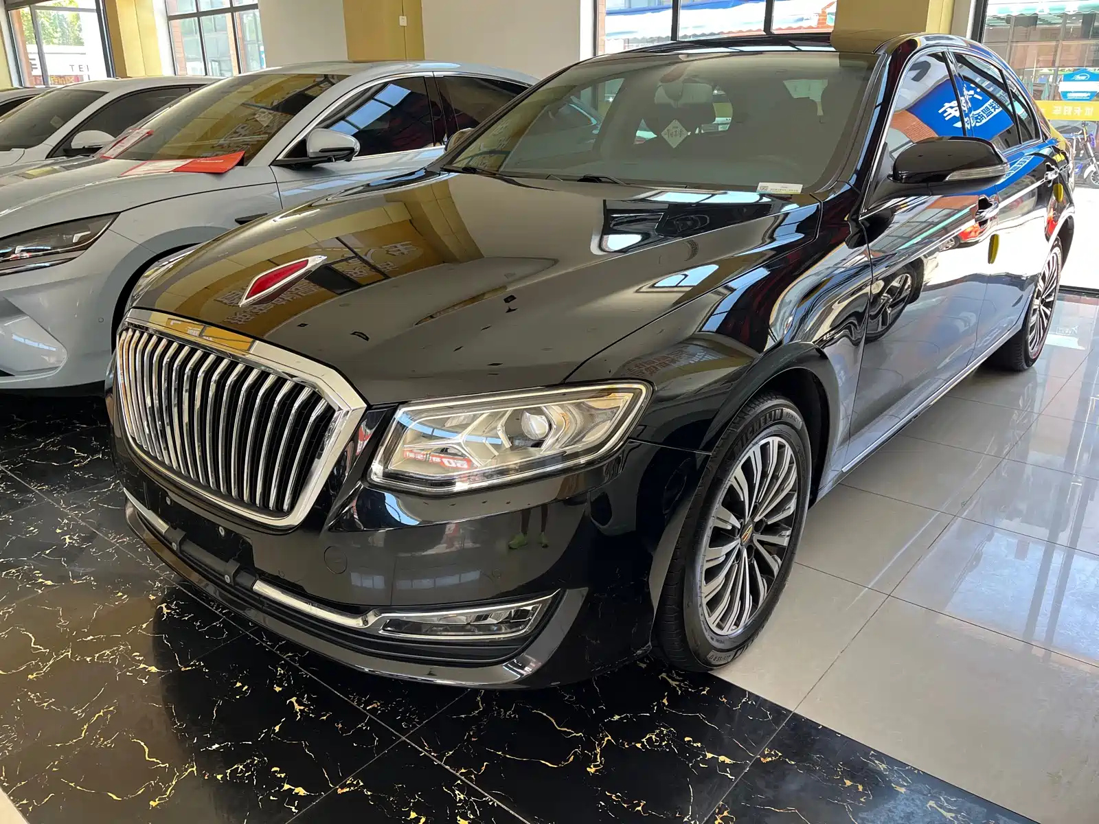HONGQI H7