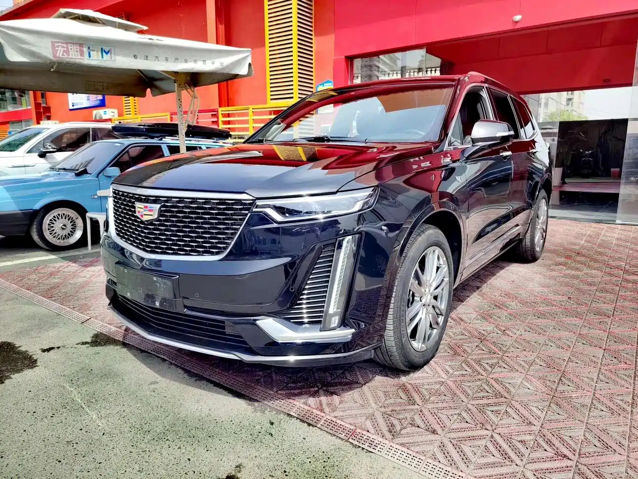 CADILLAC XT6