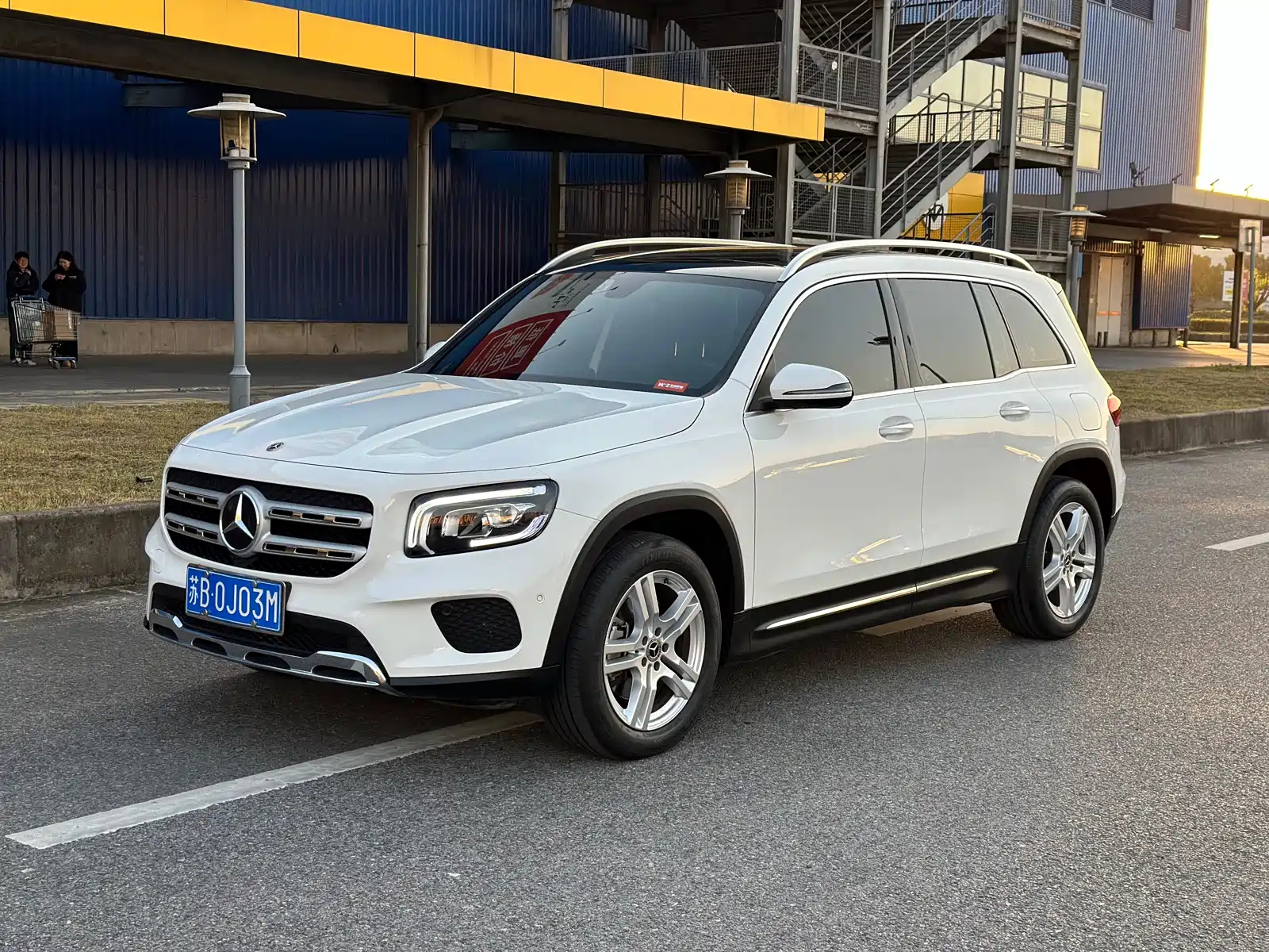 MERCEDES BENZ GLB