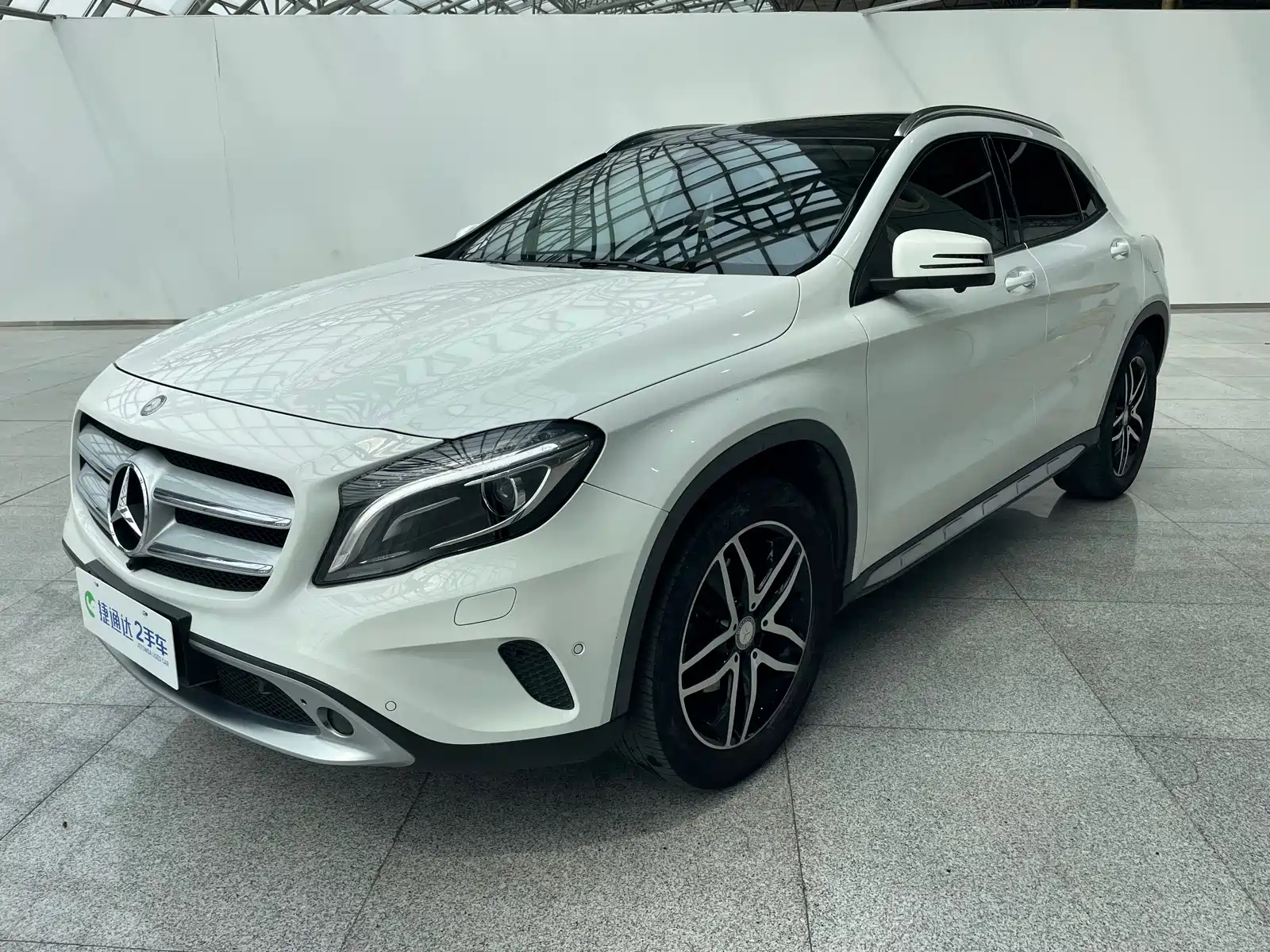 MERCEDES BENZ GLA 2016