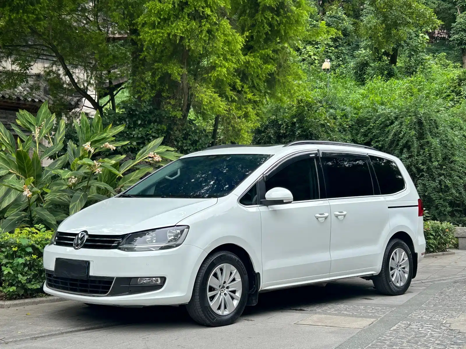 VOLKSWAGEN SHARAN 2013