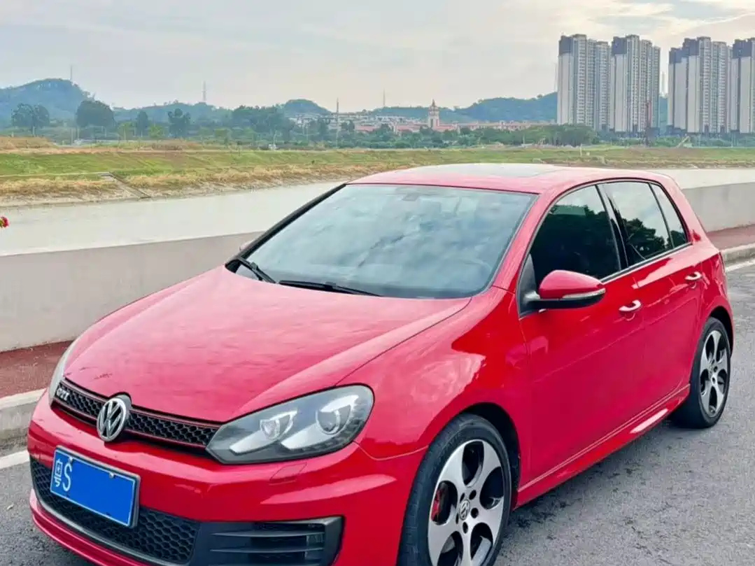 VOLKSWAGEN GOLF GTI