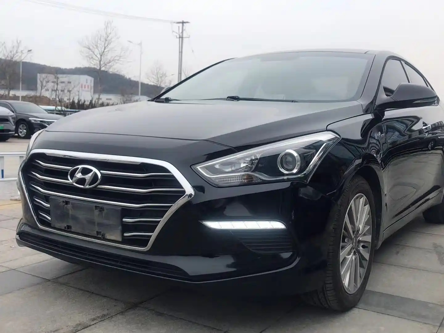 HYUNDAI MISTRA 2017
