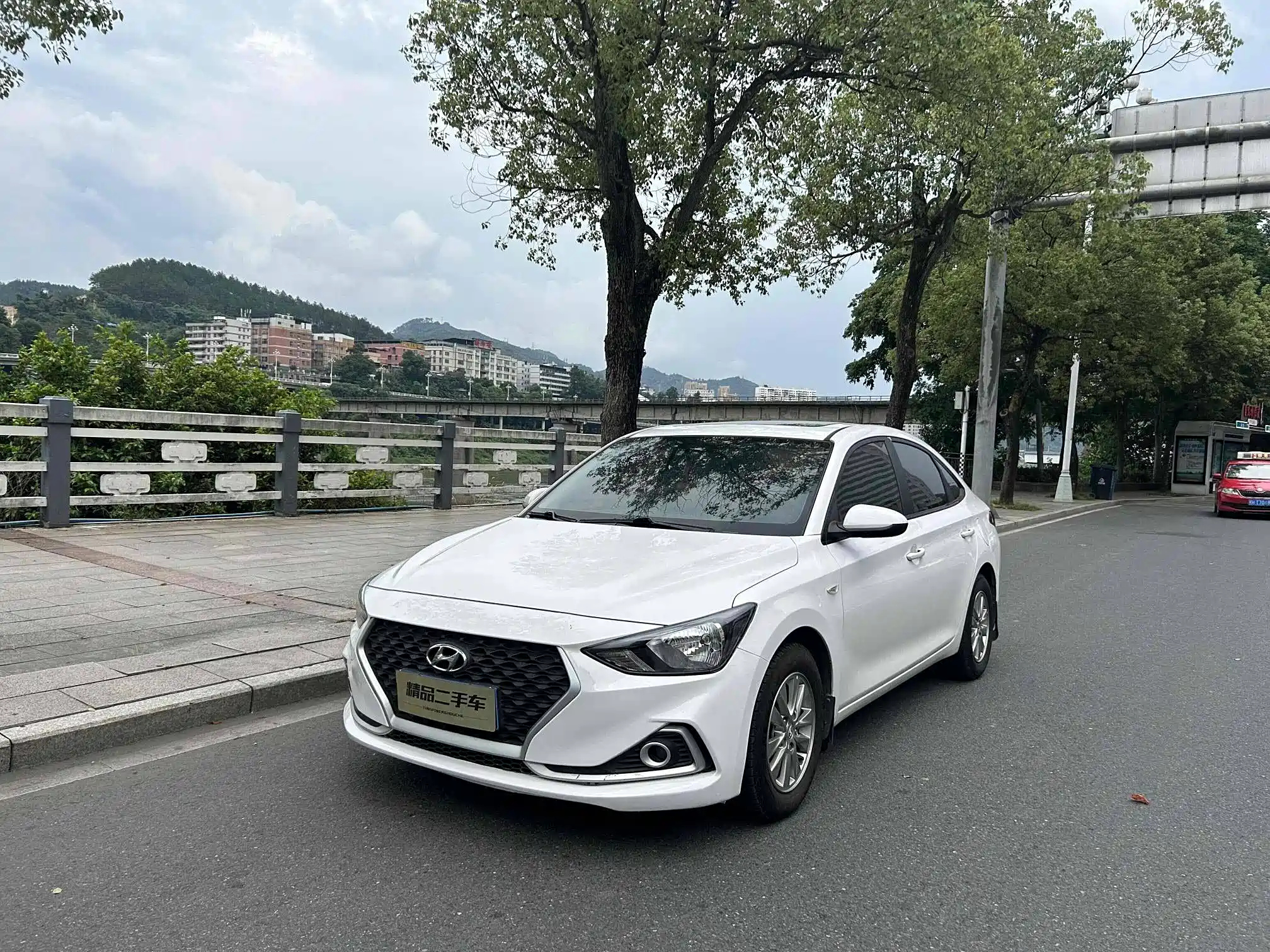 HYUNDAI CELESTA 2017