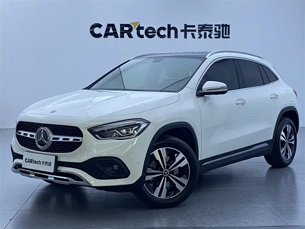 MERCEDES BENZ GLA 2020