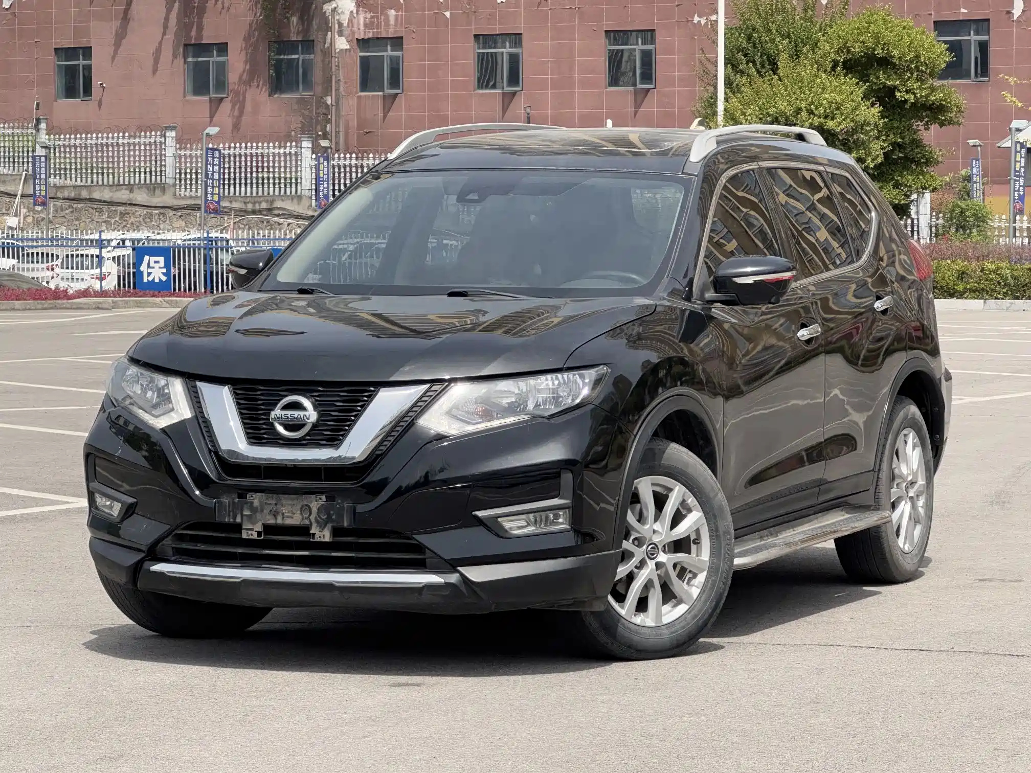 NISSAN X-TRAIL