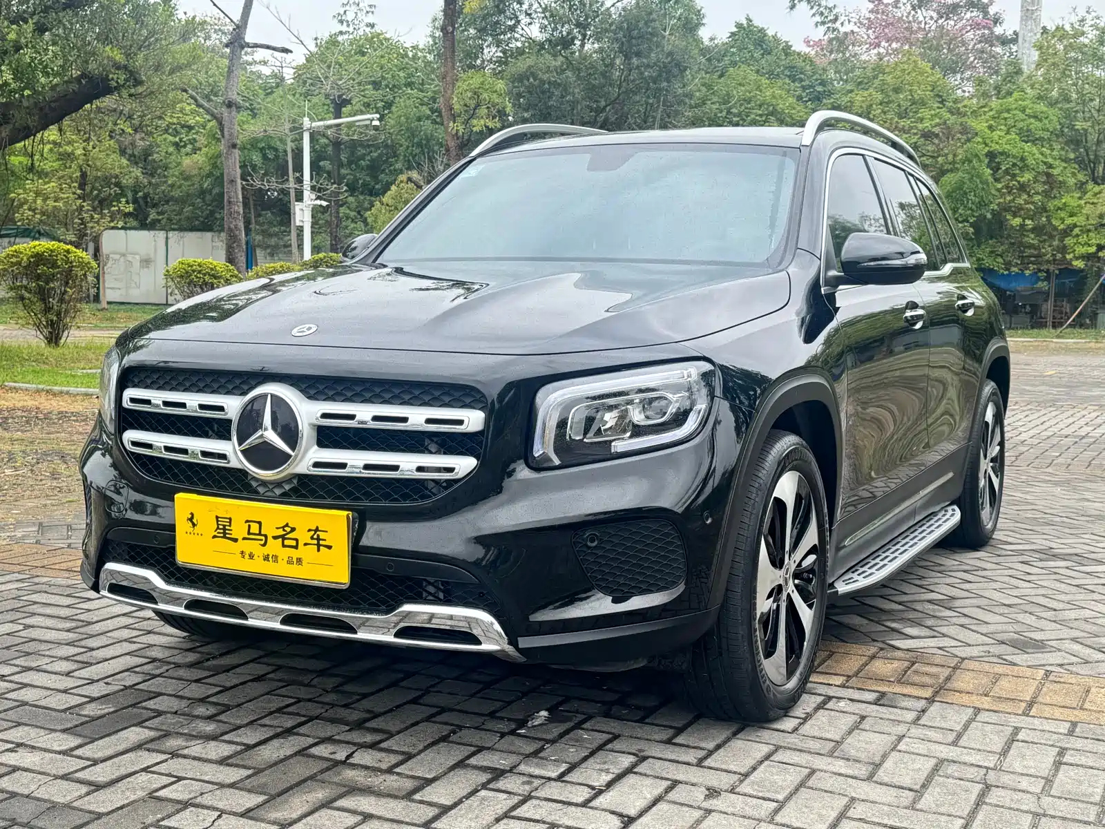 MERCEDES BENZ GLB 2023
