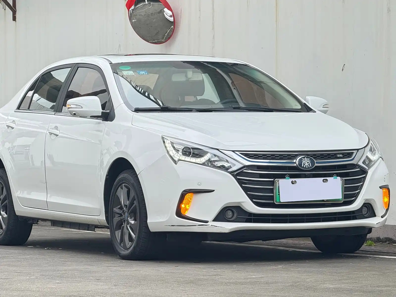 BYD QIN NEW ENERGY 2017