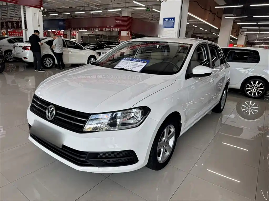 VOLKSWAGEN SANTANA 2015