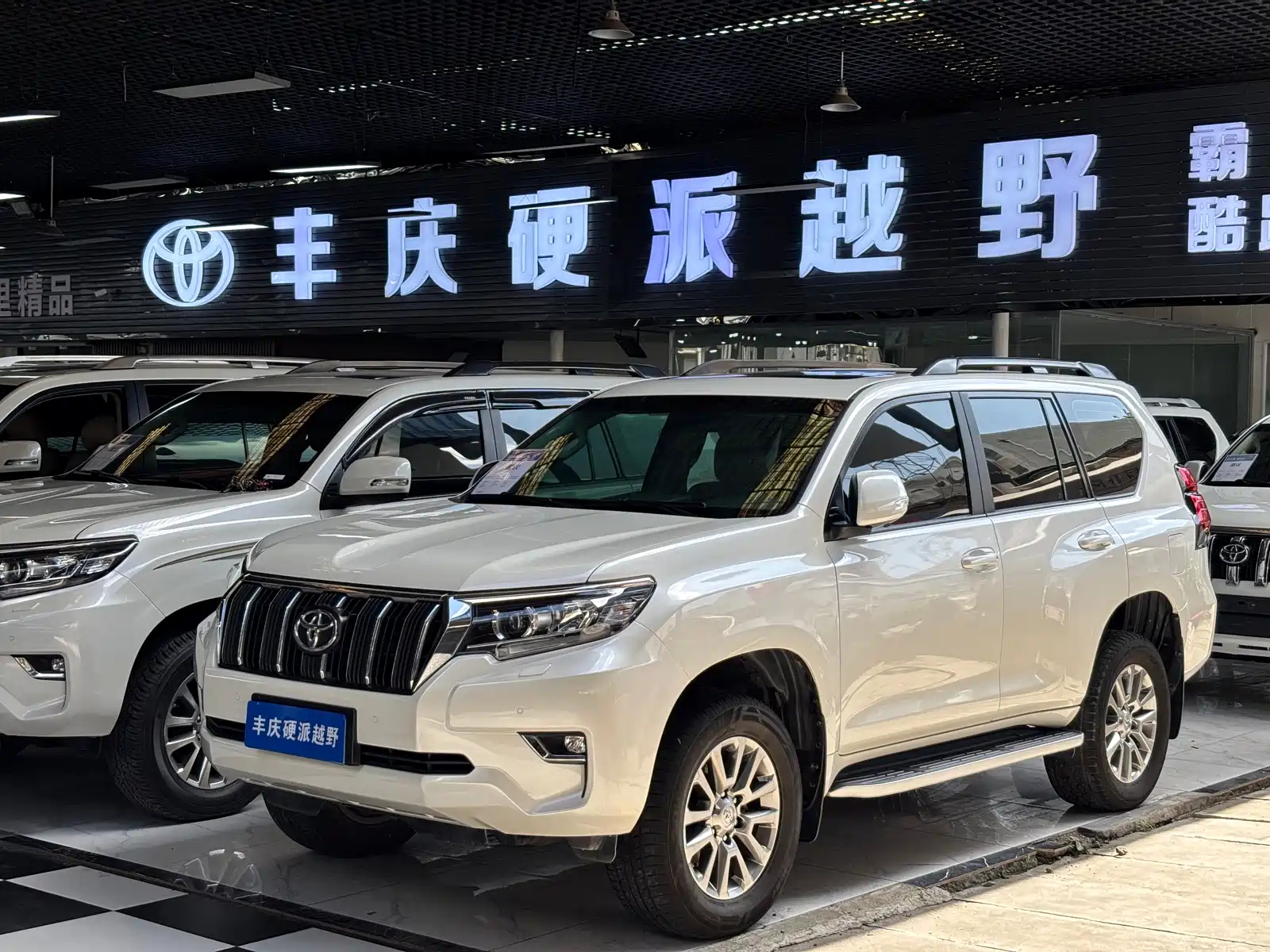 TOYOTA PRADO 2018
