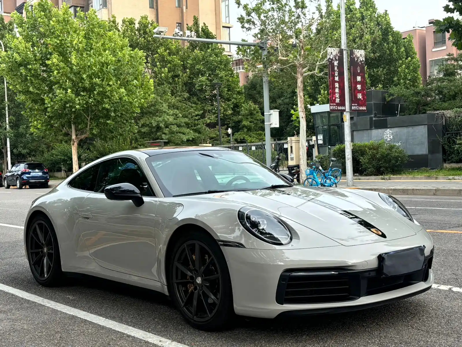 PORSCHE 911