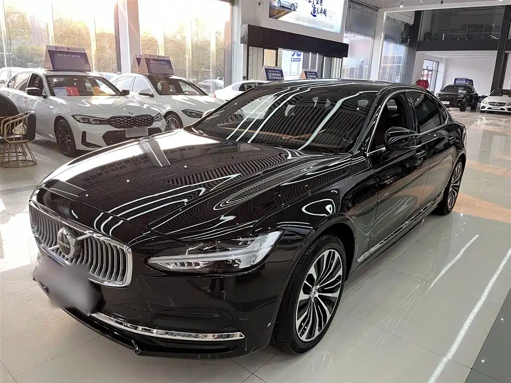 VOLVO S90 2023