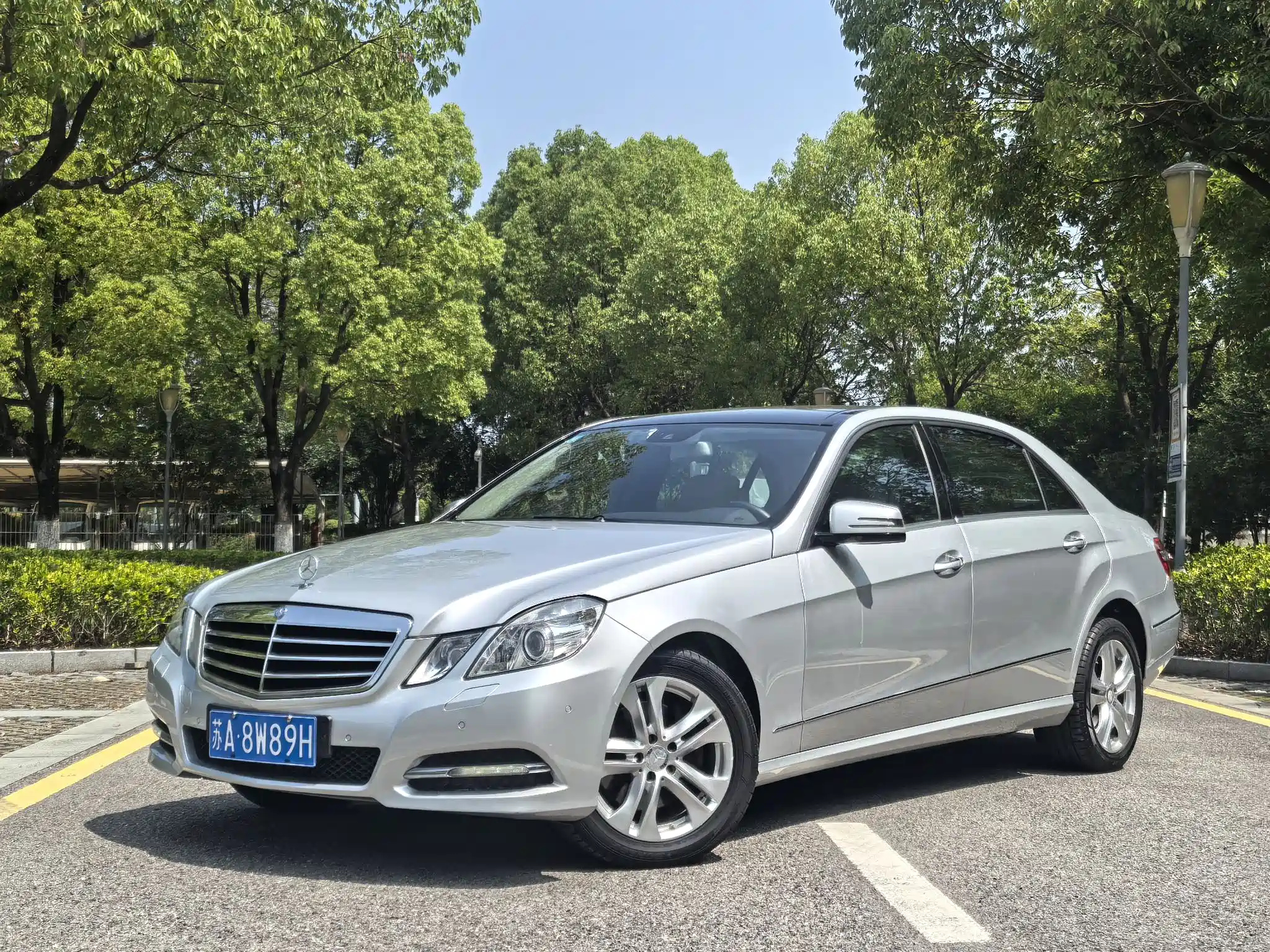 MERCEDES BENZ E-CLASS 2010