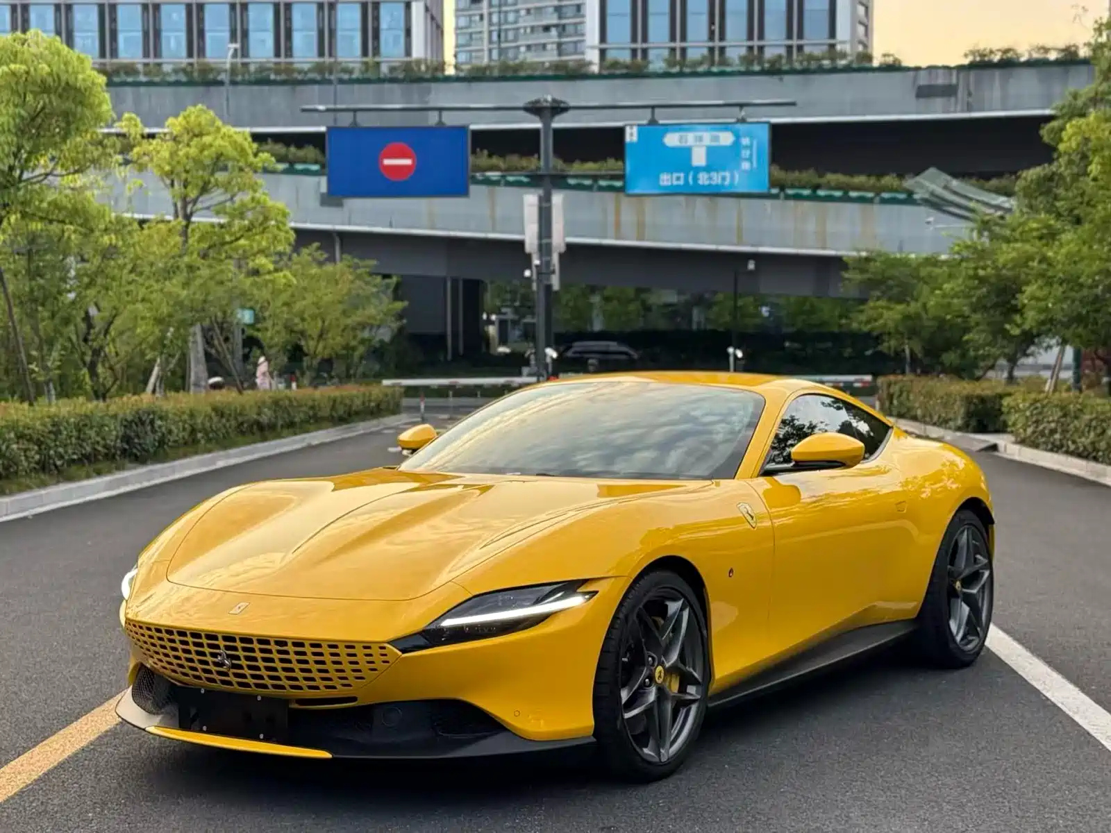 FERRARI ROMA 2020